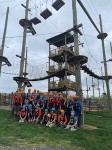 Group of children on a ropes course field trip